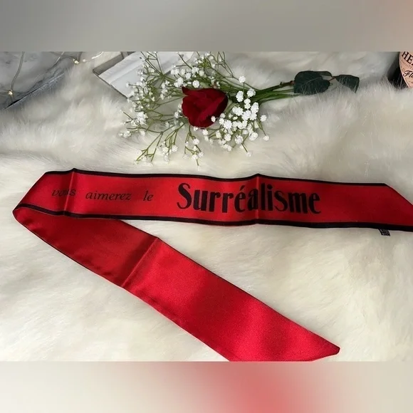 “IF YOU LIKE LOVE, YOU WILL LIKE SURREALISM” SCARF BANDEAU BAG NECK TIE - Picture 4 of 7